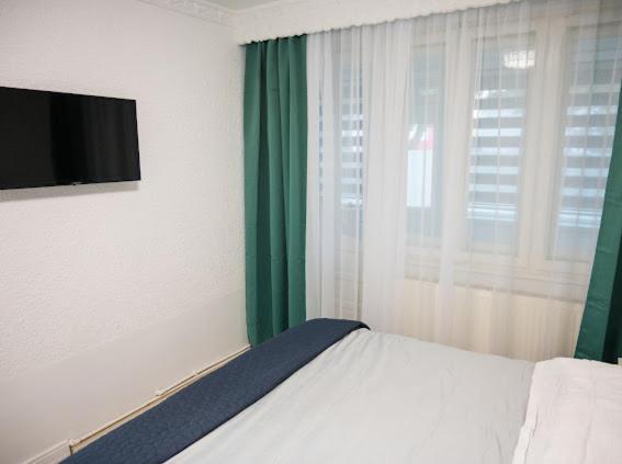 Escape Aparthotel Suceava Exteriör bild